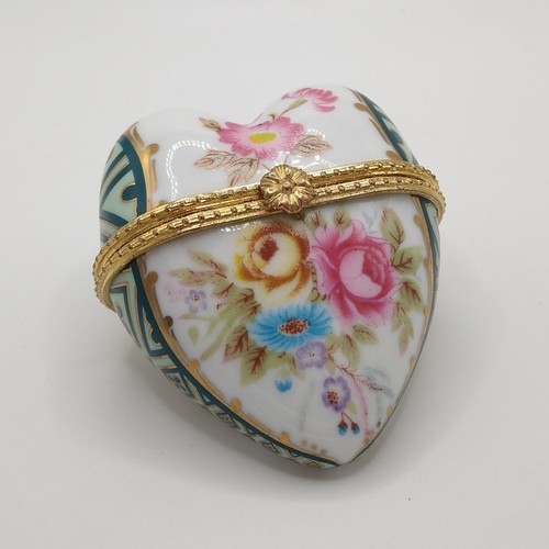 Heart shape trinket pill box - pill,