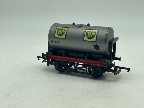 B5851 tri ang silver tanker - bp,