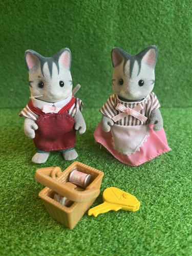 Sylvanian families village - families,