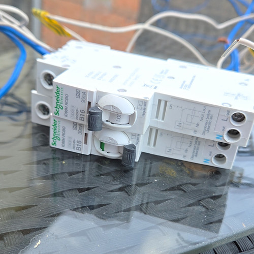 Schneider electric ic60h rcbo - schneider,