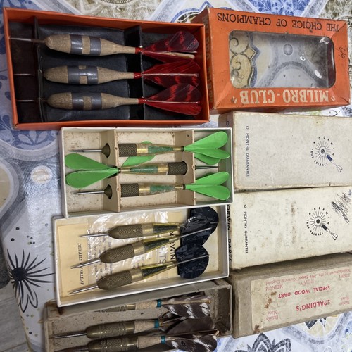 Vintage darts job - darts, dorwin