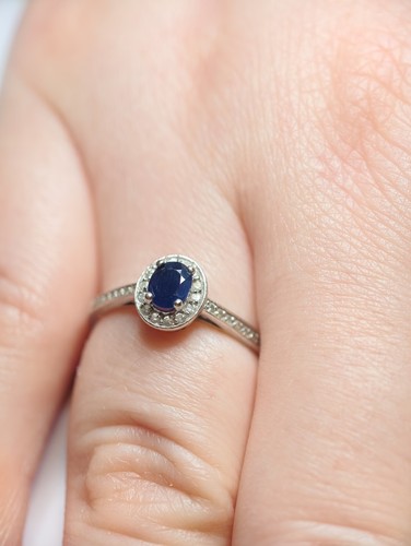 Sapphire and cultured diamond - sapphire,