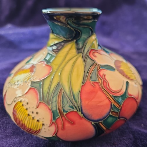 Moorcroft pottery vase - moorcroft,