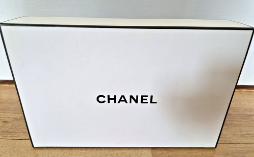 Authentic chanel empty gift - chanel,