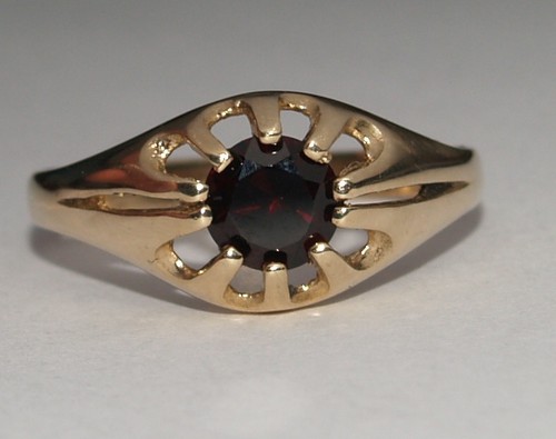 9ct yellow gold - yellow,