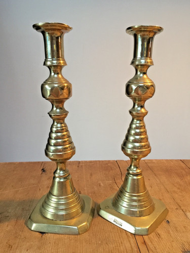 Pair vintage reg - vintage, reg'ed