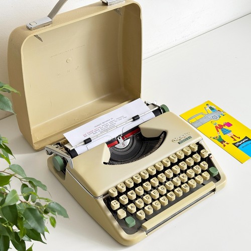 Olympia splendid typewriter - 66,