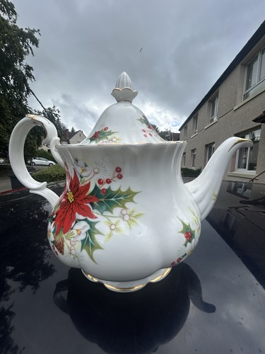 Royal albert poinsettia - albert, large