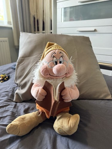 Disney doc dwarf - dwarf, snow
