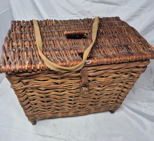 Large vintage wicker - vintage, fishing