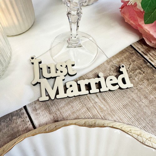 Wooden hanging just married - wooden,