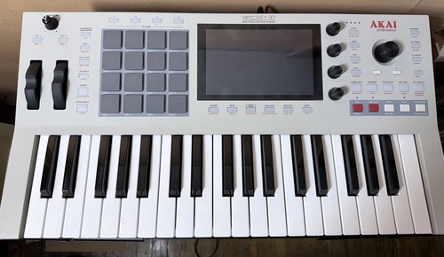 Akai mpc key sampler - 2,