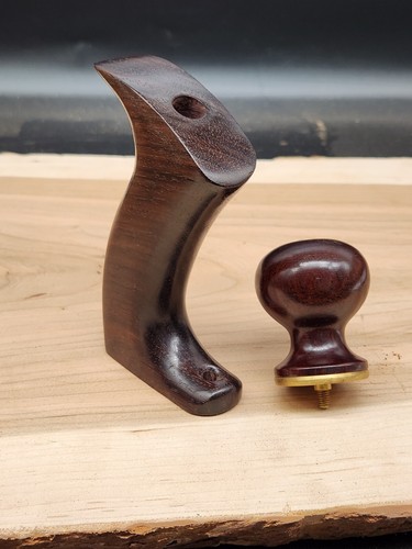 Rosewood tote knob lie - e.i.,