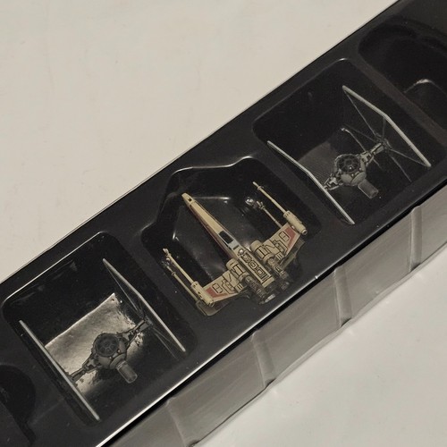 Star wars wing miniatures - star, x-wing