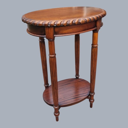Small oval vintage - , table