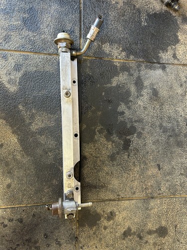 Honda civic fuel rail - honda,