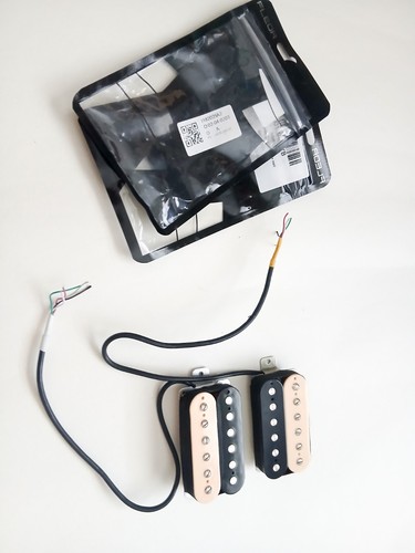 Humbucker pickups set