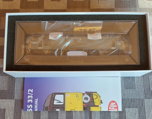 Heljan 3325 class 33 - heljan,