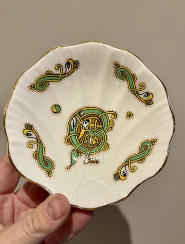 Vintage royal tara - royal, bone