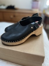 Black Leather Walkley Clogs Wooden