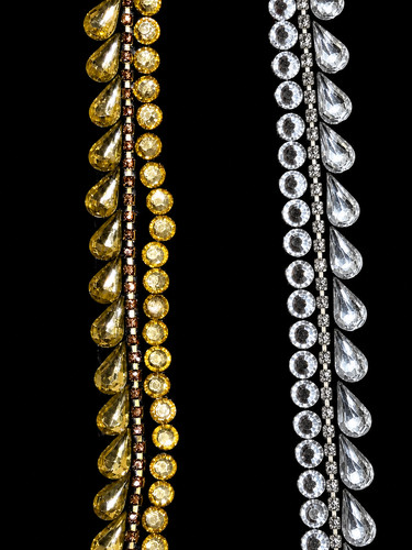 Iron teardrop crystal - on,