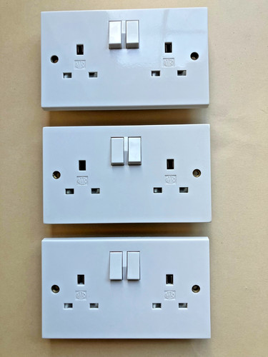 2747 whi double socket - double,