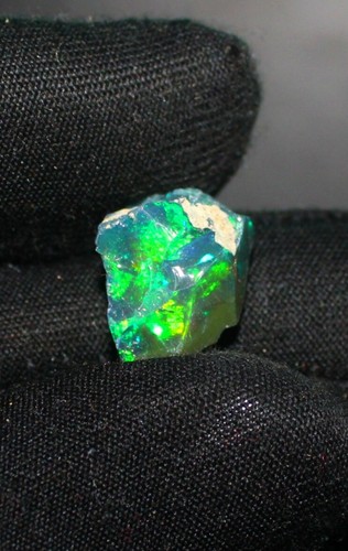 Black opal rough welo - welo, fire