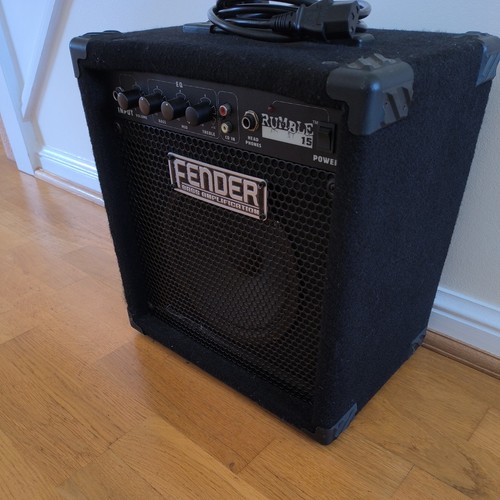 Fender rumble solid - 15, state