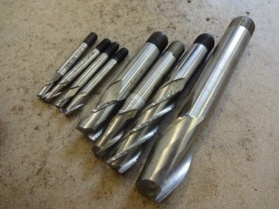 Vertical milling cutter - , slot