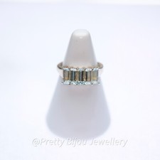 Vintage .925 Silver Ring with a Five Stone Topaz Setting (UK Size N)
