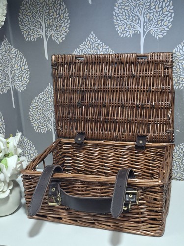 Small wicker basket with lid - basket,