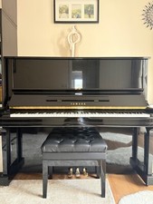 yamaha upright piano used with delivery in Reading area only + bonus black chair