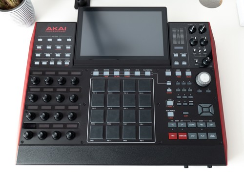 Akai mpc music - x, &