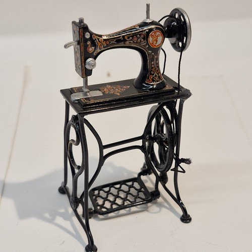 12th scale dolls - house,, very