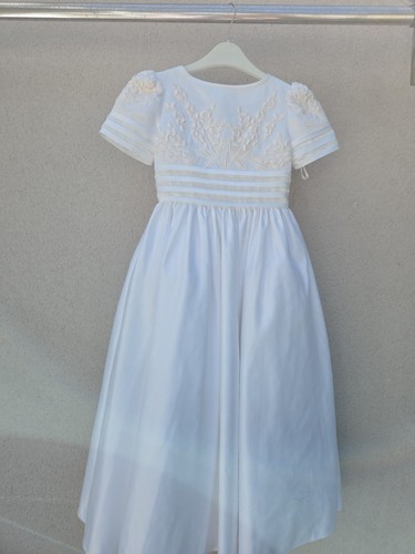 Stunnimg embroidered white - embroidered,