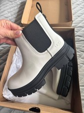 UGG white leather chelsea