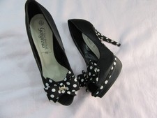 New Look-Size 5 - Black&White