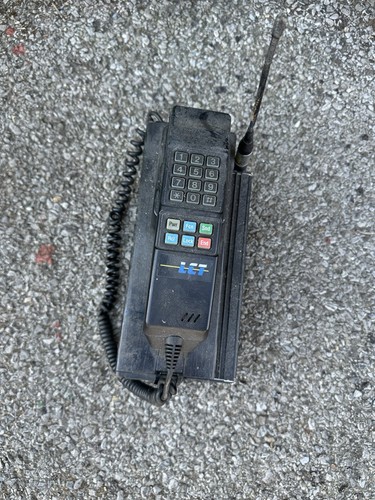 Motorola old fashioned mobile - old,