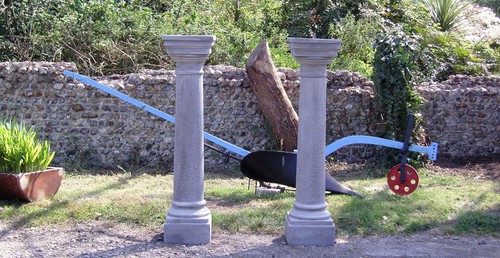 Pair stone columns ornament - pair,