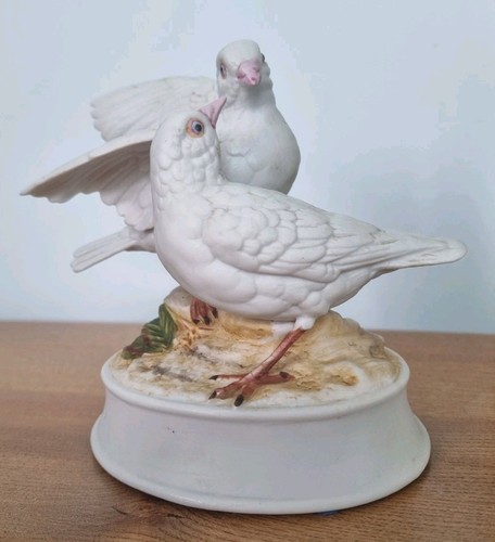 White doves music box - white,