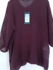 Grizas Burgundy Spotty Top