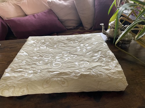 Stunning heavy upholstery - stunning,
