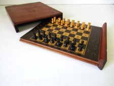 ANTIQUE ENGLISH TRAVEL CHESS