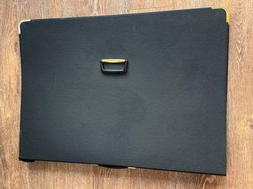 Artist portfolio case - artist,