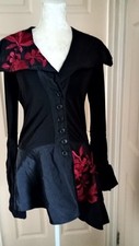 ISABEL DE PEDRO DRESSY  SHORT JACKET BLACK/RED EMBROIDERY. VERY SMALL FITTING 16