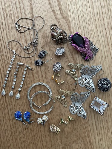Set unwanted jewellery for - of,
