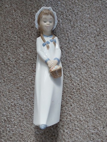 Nao lladro vintage - girl, with
