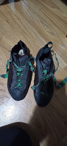 Millet rock climbing shoes - rock,