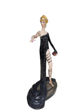 Franklin Mint Pearls & Rubies Figurine (used slightly damaged as per photo)