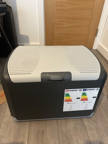 Halfords 40l mains 12v - mains,